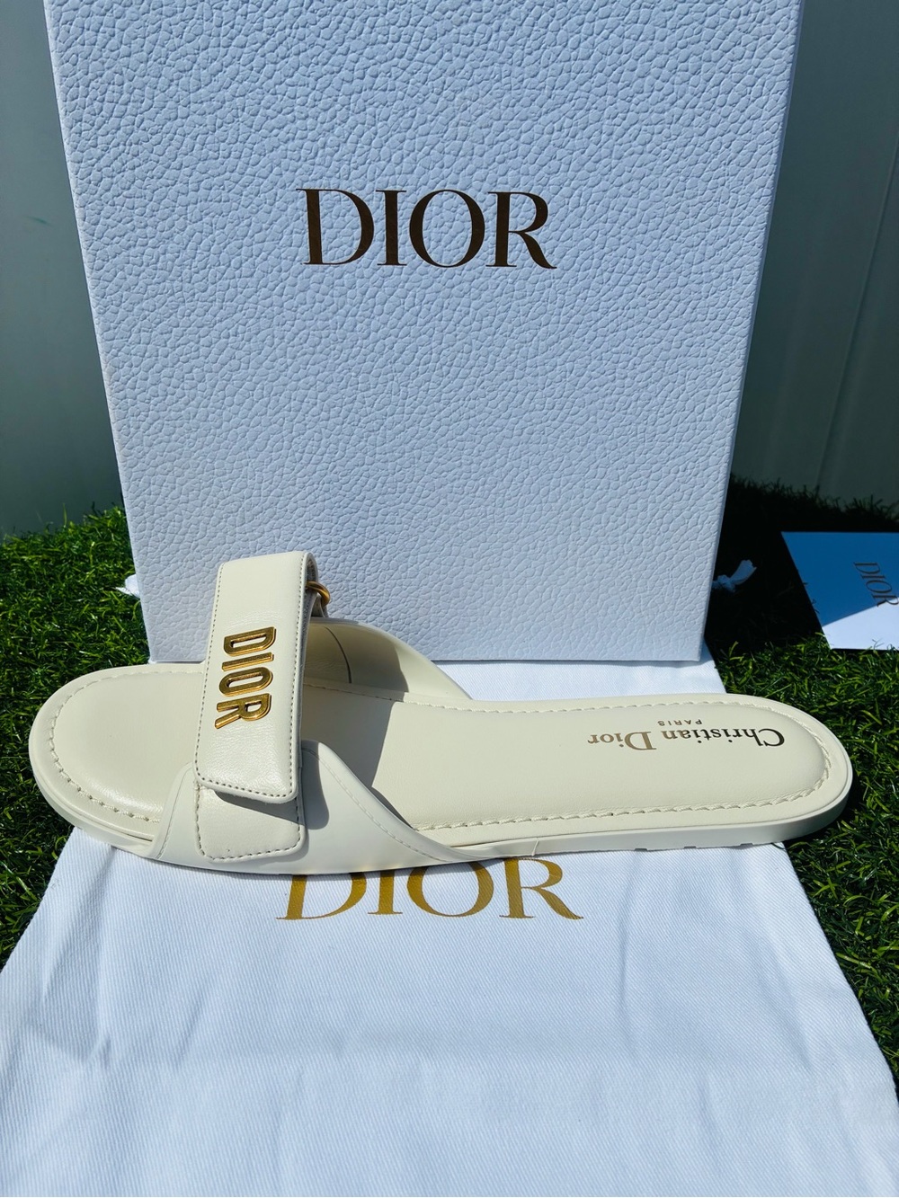 DIOR DIORACT OFF-WHITE LAMB LEATHER SLIDE FLAT SANDALS GOLD LOGO SZ 40 NEW - Picture 5 of 16